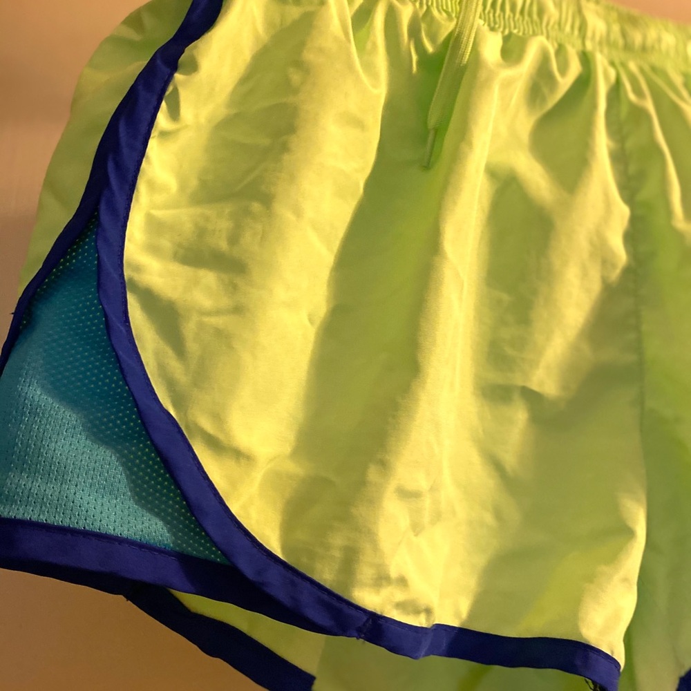 Running shorts - Picture 2 of 2